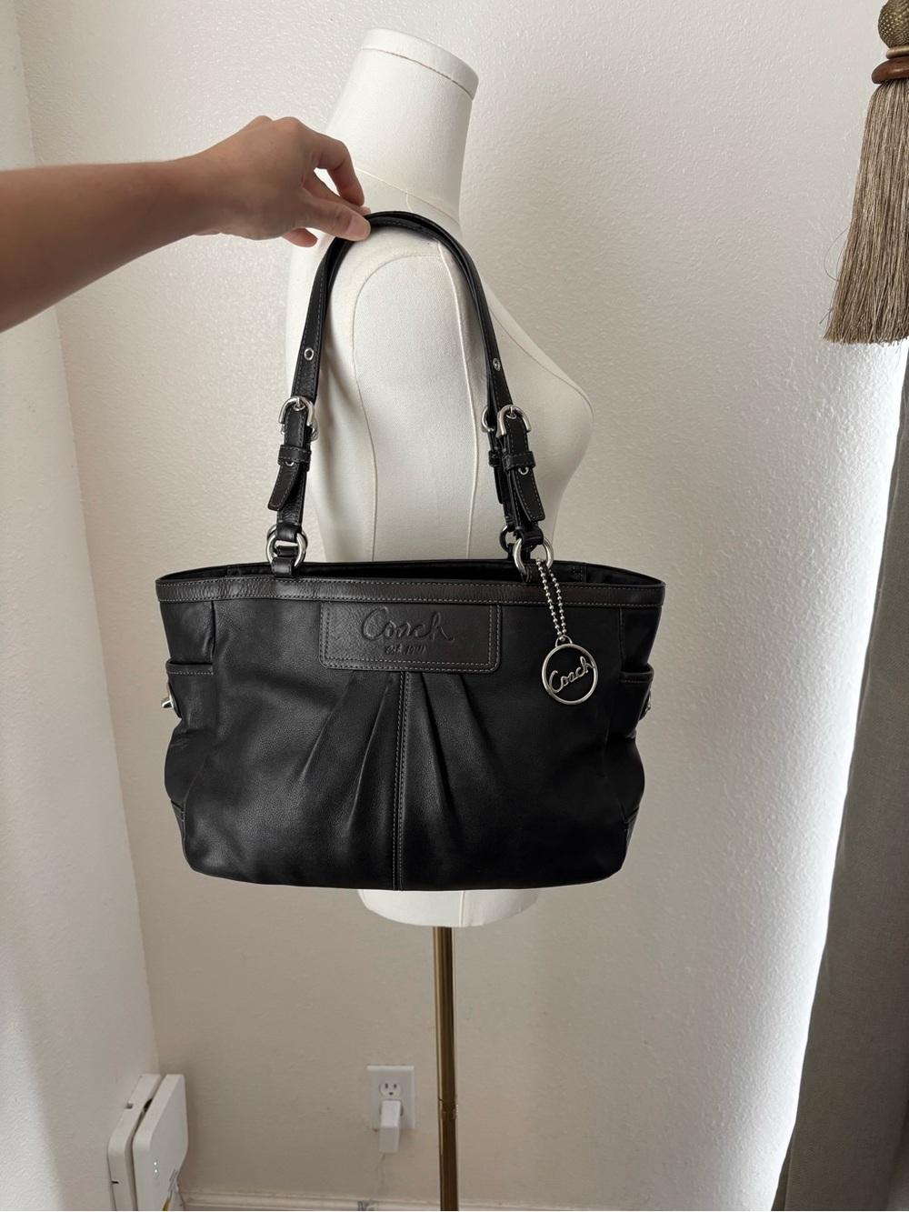 Vintage Y2K COACH Ashley Black Leather Shoulder Tote Bag
